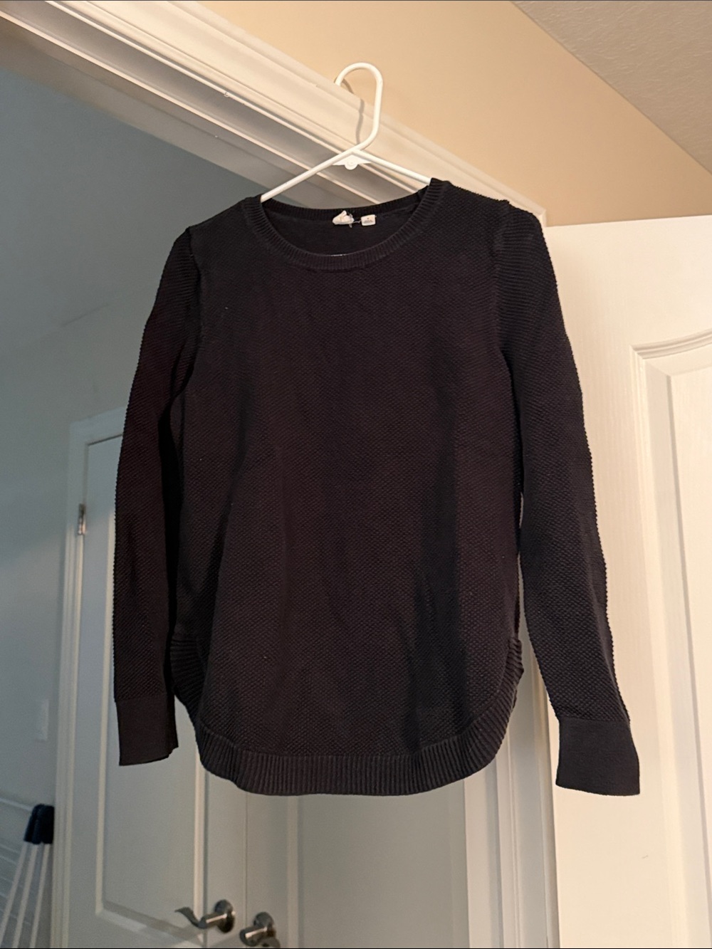 2/$25 GAP Black Textured Knit Crewneck Sweater